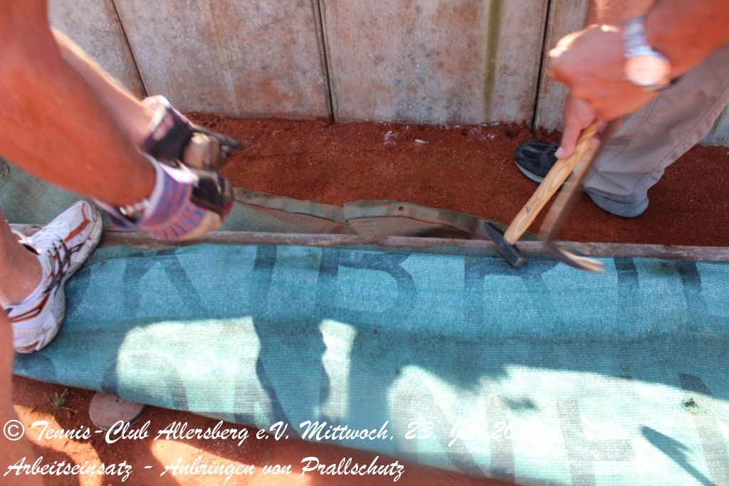 2014_0723_tca_ev__arbeitseinsatz_prallschutz_fuer_platz_1_und_platz_2_0000024.jpg
